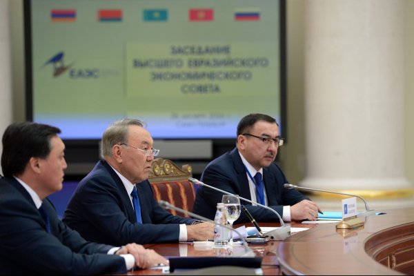 Нурсултан Назарбаев предложил создать антикризисный совет ЕАЭС, чтобы заглянуть за стены кризиса — Tazabek