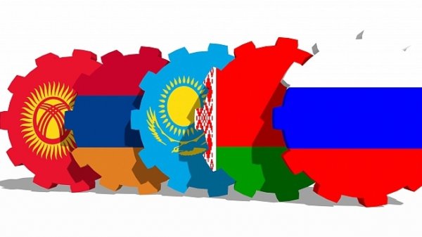 В 2016 году в Кыргызстане отмечался самый большой рост реальной зарплаты среди стран ЕАЭС — Tazabek