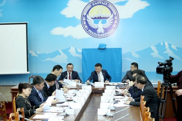В 2016 году из Таджикистана была задержана контрабанда табачных изделий на 2 млн сомов, - депутат — Tazabek