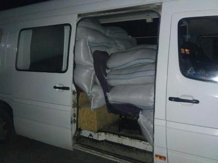 Таможня задержала в Ошской области автотранспорт с контрабандным грузом на сумму свыше 140 тыс. сомов — Tazabek