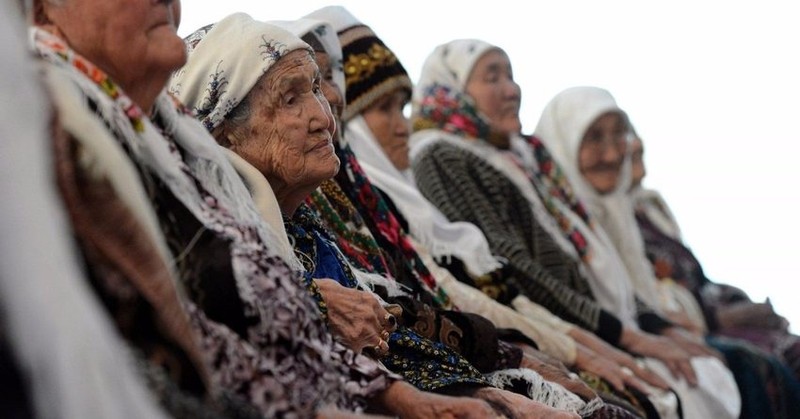 С 1 октября средний размер пенсии увеличится на 516 сомов и составит 5517 сомов, - правительство — Tazabek