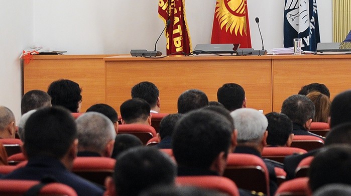 Правительство обещает повысить зарплату налоговикам в 2018 году — Tazabek