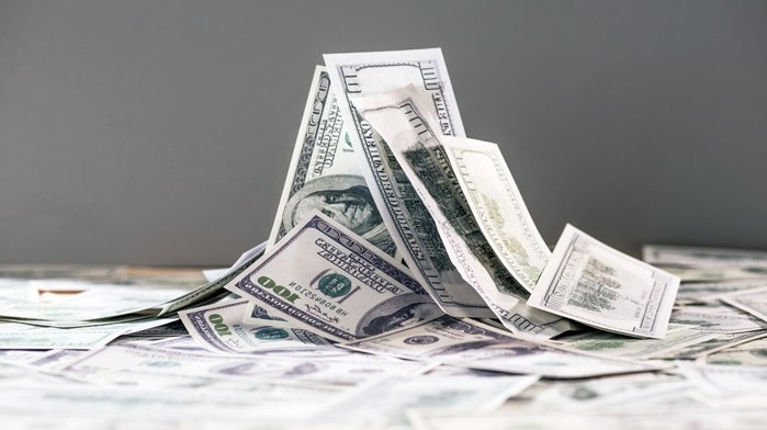 «Курс валют»: Доллар продается по 69,56 сома (график) — Tazabek