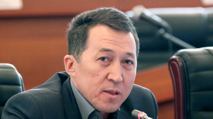Депутат: Атамбаев за 6 лет проделал работу, которую не сделали за 20 лет — Tazabek