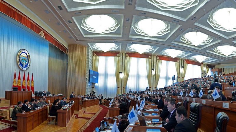 ЖК отклонил законопроект, повышающий штрафы за нарушение транспортного и лицензионного законодательства КР — Tazabek