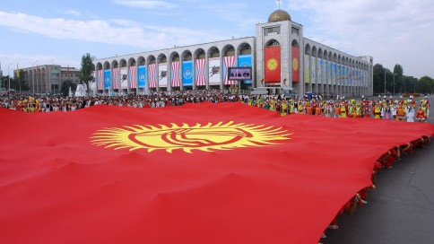 «Искусственный бог», сервисная экономика, ВТО, «Дордой» и швейники, - эксперты о 27 лет независимости Кыргызстана — Tazabek
