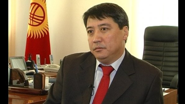 Почему глава Государственной налоговой службы Тенизбек Абжапаров не приходит на заседание комитета? - депутат — Tazabek