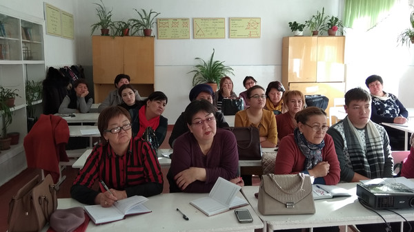 Бишкекские учителя музыки показали мастер-класс коллегам из Токмока и сел Чуйского района