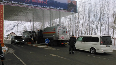 Весогабаритный контроль на Сосновке не работает, - профсоюз водителей-дальнобойщиков — Tazabek