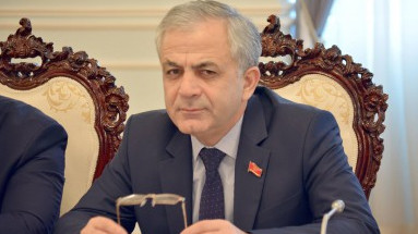 Какие работы проводятся по привлечению инвестиций в Баткенскую область? - депутат — Tazabek