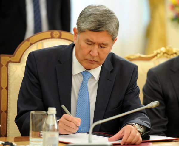Президент А.Атамбаев одобрил поправки в Налоговый кодекс, в части приведения налоговой системы КР в соответствие с условиями ЕАЭС — Tazabek