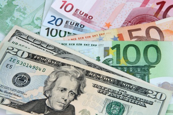 За полгода рост официального курса доллара составил 17,5% и евро 17,2% — Tazabek