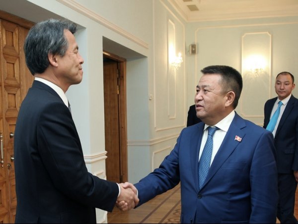 Спикер Ч.Турсунбеков: Кыргызстан готов к сотрудничеству  в рамках Программы правительства Японии по экспорт — Tazabek