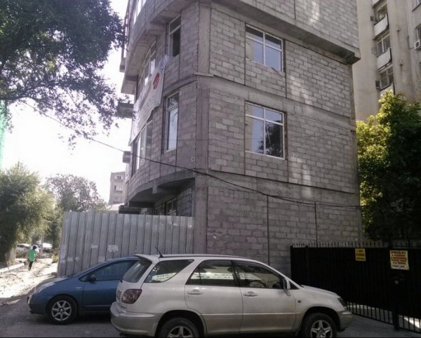 Гоэкотехинспекция повторно подала в суд на заказчика строительства 5-этажного офиса на Токтогула/Манаса — Tazabek