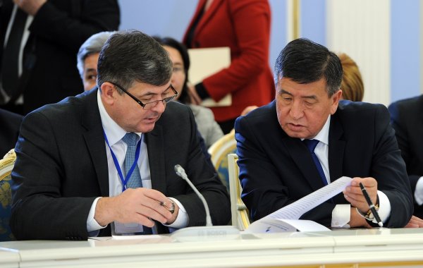С.Жээнбеков: Казахстан задержал 244 кыргызстанских контейнера и 16 вагонов без объяснений и причин и 1,5 года не решается вопрос по ветконтролю — Tazabek