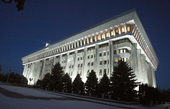 Группа депутатов ЖК предложила ввести временный запрет на выезд налогоплательщиков- должников, уклоняющихся от уплаты налогов в бюджет до полного погашения долга — Tazabek