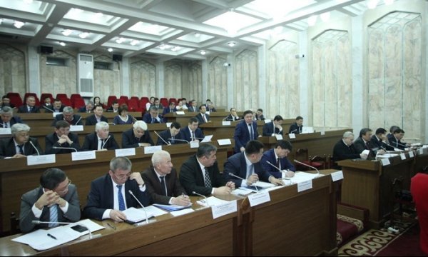 Комитет ЖК по аграрной политике одобрил поправки, которыми условия предоставления в аренду земель у госземлепользователя устанавливает правительство — Tazabek