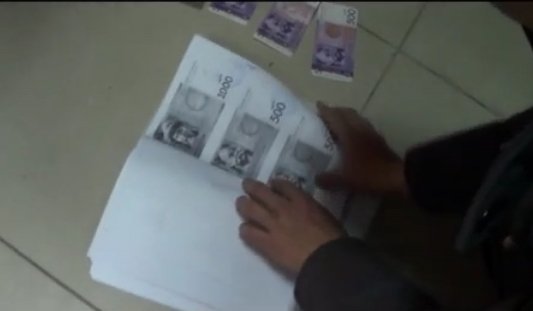Видео — ГСБЭП задержала сотрудника «Инфокома» и гражданина при незаконной продаже «крутого» госномера — Tazabek