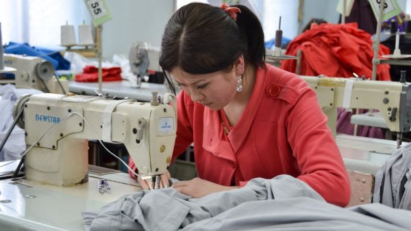 Швейные компании Кыргызстана планируют в марте и апреле экспортировать свою продукцию в Белоруссию и Германию — Tazabek