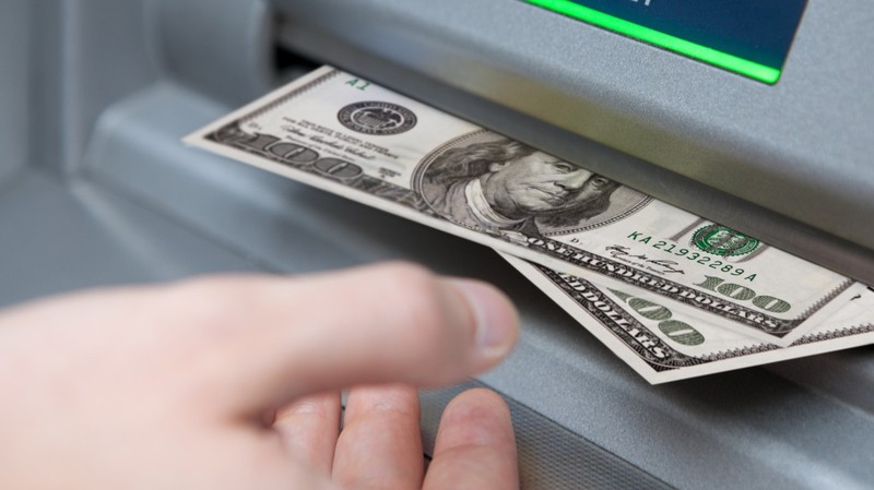 В американских банках закрываются только долларовые счета комбанков Кыргызстана, - глава НБКР Т.Абдыгулов — Tazabek
