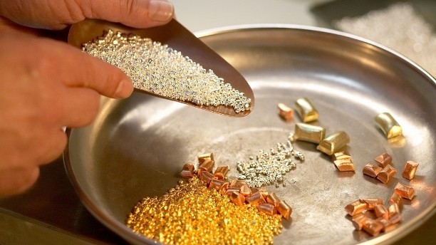 Комитет ЖК отклонил законопроект об установлении правительством ставок таможенных тарифов на экспорт драгоценных металлов — Tazabek