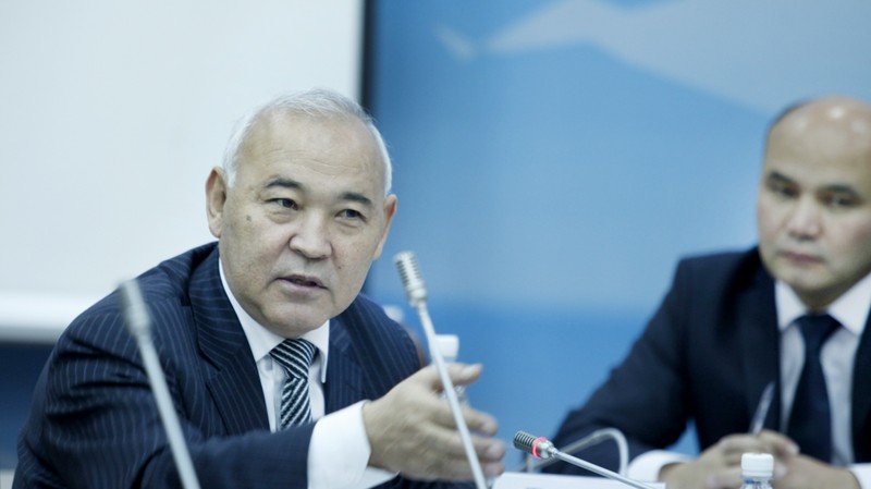 Депутат К. Жумалиев предложил назвать альтернативную автодорогу Север—Юг именем А.Атамбаева — Tazabek