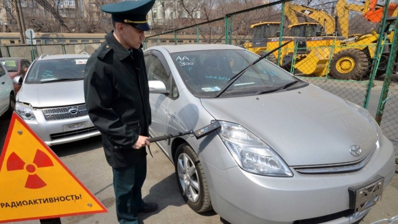 Депутат У.Кыдыралиев поднял вопрос автомобилей, ввезенных из Японии с повышенным радиационным фоном — Tazabek