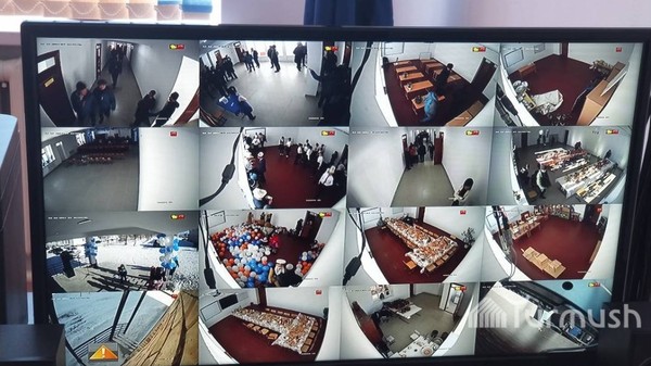 Фото – В Чаткале построили школу с камерами видеонаблюдения в каждом кабинете