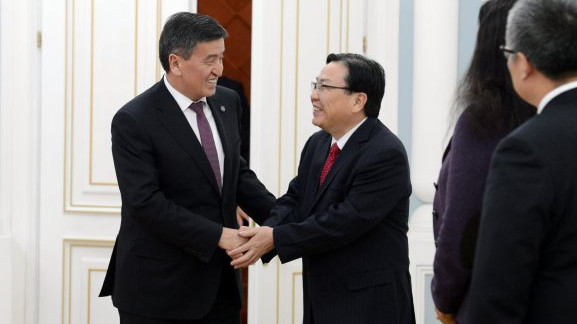 Президент С.Жээнбеков и вице-президент АБР Чжан Вэньцай обсудили сотрудничество в сельском хозяйстве, энергетике, финансовом секторе и  в других сферах — Tazabek