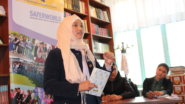 Школьники из четырех областей Кыргызстана приглашаются к созданию видеороликов о проблемах общества