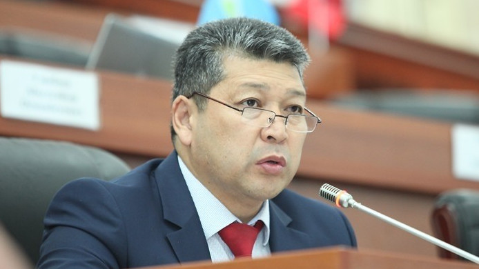 Депутат возмущается, что на реконструкцию гостиницы «Ала-Тоо» в свое время брали кредит — Tazabek