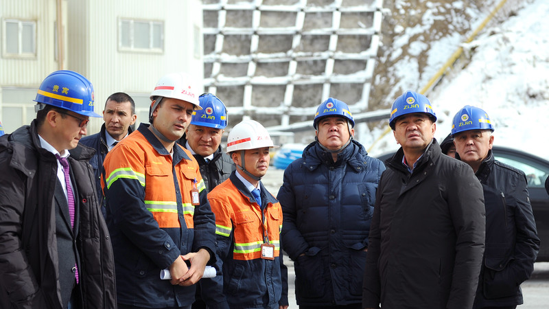 Премьер М.Абылгазиев: Необходимо строго соблюдать
все технические и экологические нормы на «Алтынкене» (фото) — Tazabek