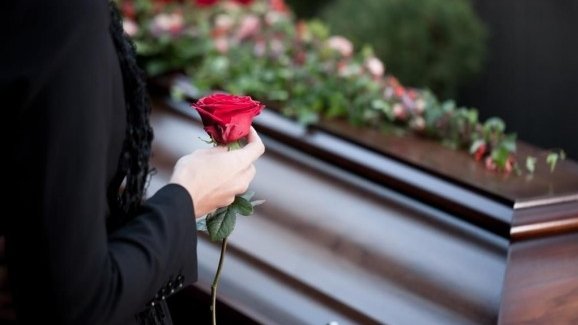 За полгода Минтранс на похороны потратил 1,7 млн сомов из бюджета (статьи расходов) — Tazabek