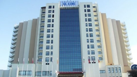 Если судебный исполнитель не продаст уцененный «Ак-Кеме», то отель перейдет Минфину — Tazabek