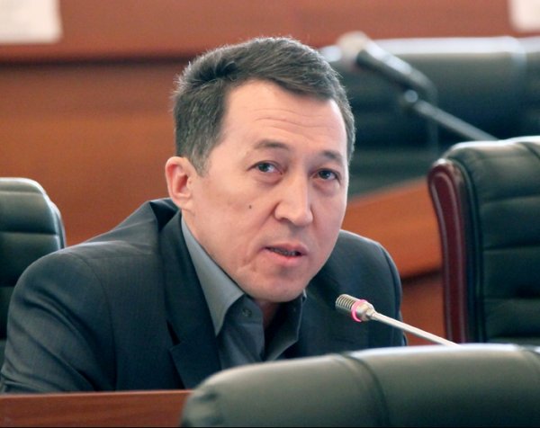 Мэрия Бишкека сидит в кабинете министра финансов А.Касымалиева, чтобы получить 300 млн сомов, - депутат ЖК — Tazabek