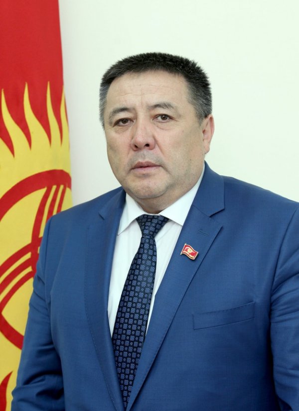 Депутат предлагает увеличить пороговое значение на госзакупки с 800 тыс. сомов до 1 млн сомов — Tazabek