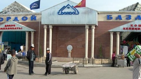 На рынке «Дордой» закрылись 6 тыс. контейнеров из 18 тыс., - мэр Бишкека А.Ибраимов — Tazabek