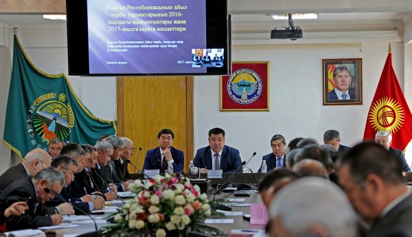 Первый вице-премьер М.Абулгазиев  подверг критике работу Минсельхоза, отметив о необходимости введения новых принципов работы — Tazabek