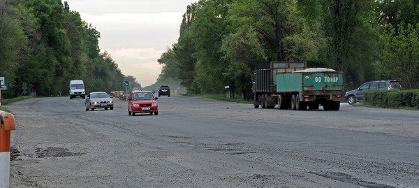 Ямочные ремонты автодороги Бишкек–Кара-Балта должны быть закончены до 20 мая, - правительство — Tazabek