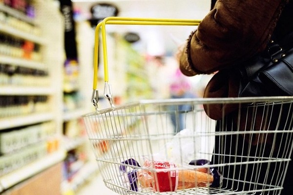 С начала года выросли цены на пищевые продукты, безалкогольные напитки, табак и услуги — Tazabek