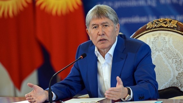 Видео — Президент А.Атамбаев о снижении доли КР в проекте «Кумтор»: Лично я Акаева никогда не прощу — Tazabek