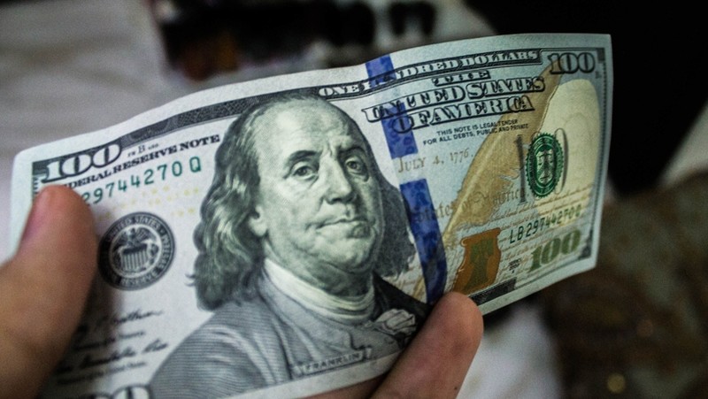 «Вечерний курс валют»: Доллар США в обменках продается по 68,75 сома (графики) — Tazabek