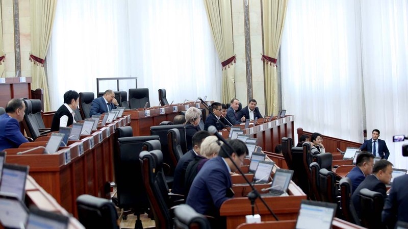 Жогорку Кенеш одобрил отмену освобождения от НДС импорта зерна и поставок муки — Tazabek