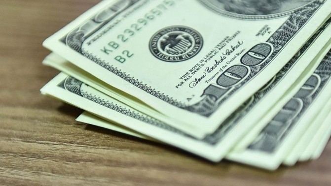 «Вечерний курс валют»: Доллар продается по 69,80 сома — Tazabek