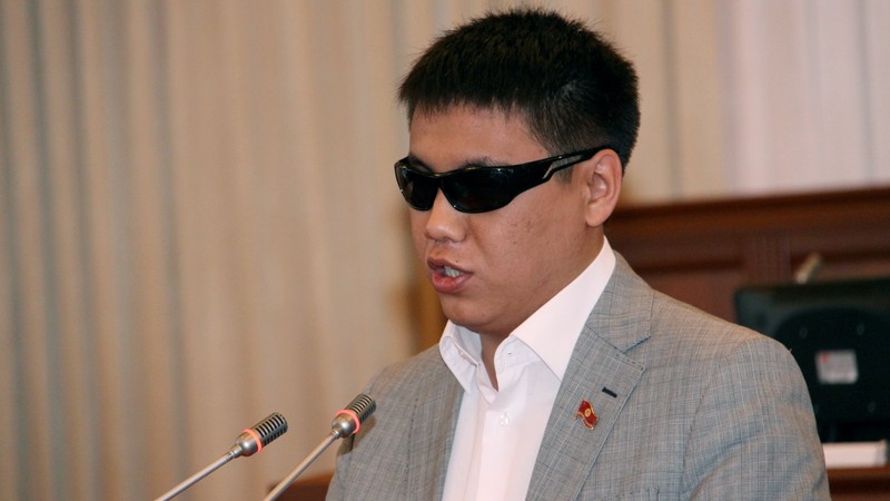 Депутат: Сотрудники ГУОБДД не должны проверять, платил ли водитель налог на автотранспорт — Tazabek