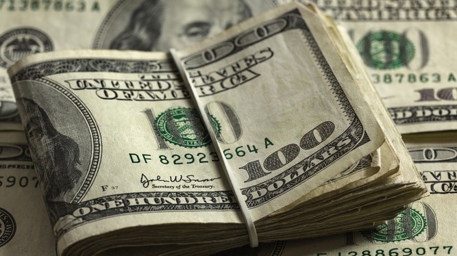 «Курс валют»: Доллар рухнул и продается по 68,55 сома — Tazabek