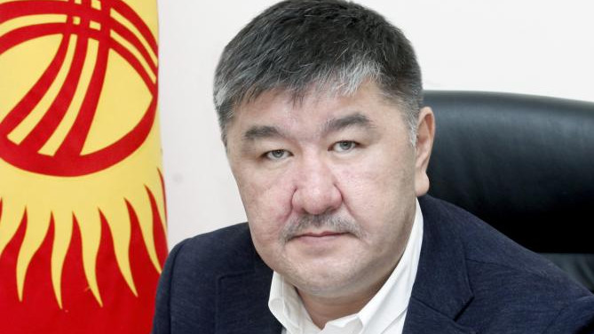 Депутат Н.Макеев возмутился, что новый председатель ГНС Т.Абжапаров не пришел на заседание комитета — Tazabek