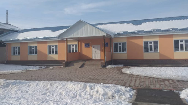 В селе Кара-Чолок Жалал-Абадской области достроили школу, начатую 15 лет назад