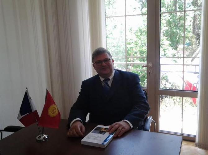 Кыргызстан должен подтвердить свою открытость мировой экономике, - посол Франции С.Катта — Tazabek