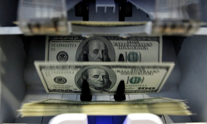 НБКР: Банки не должны выдавать кредиты в долларах США, если доходы клиента в этой валюте не доходят до 50% — Tazabek